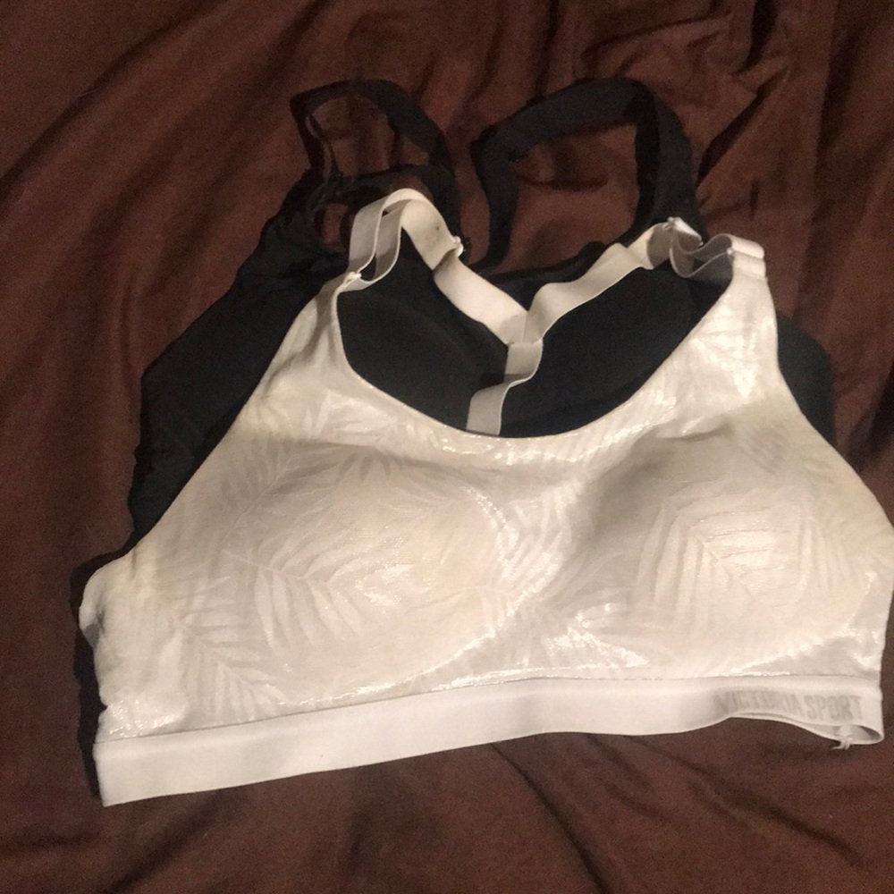 2 for $25 💃🏻Pair of Victoria secret sports bra